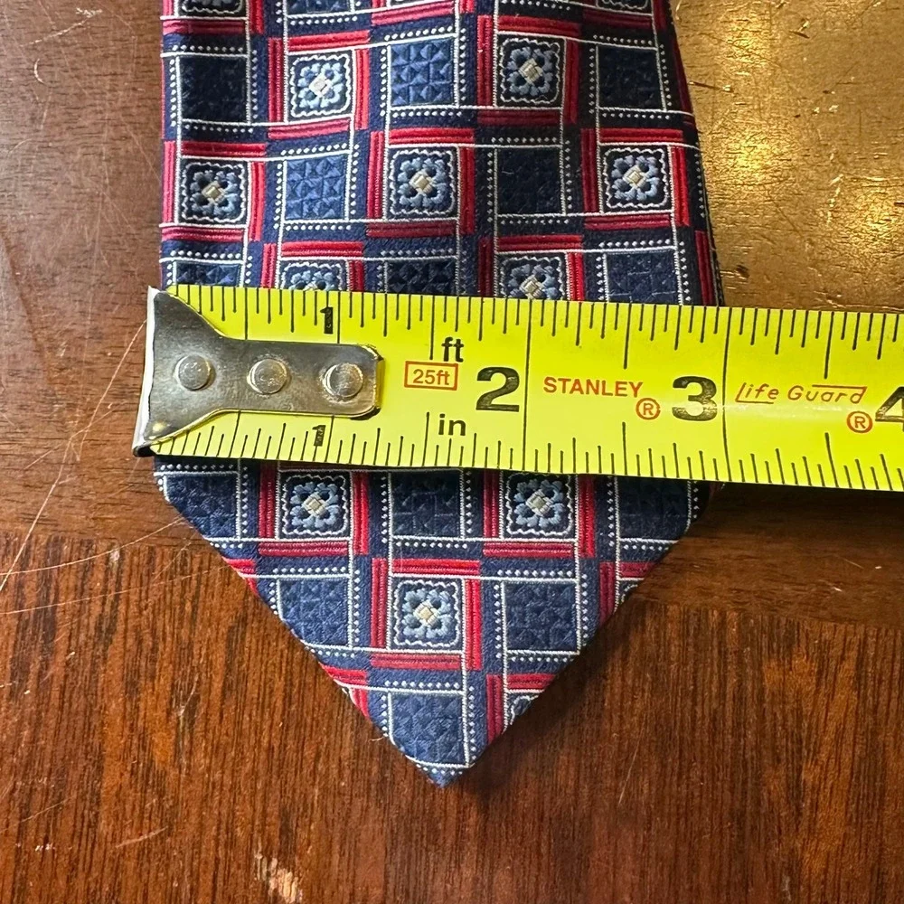 Jos A Bank Silk neck tie blue‎ and red square design 59.5